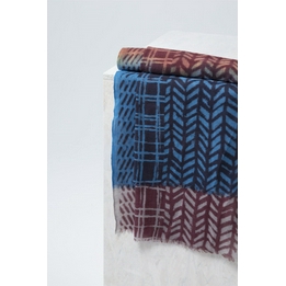 Overview second image: Oska Scarf 213 Maple